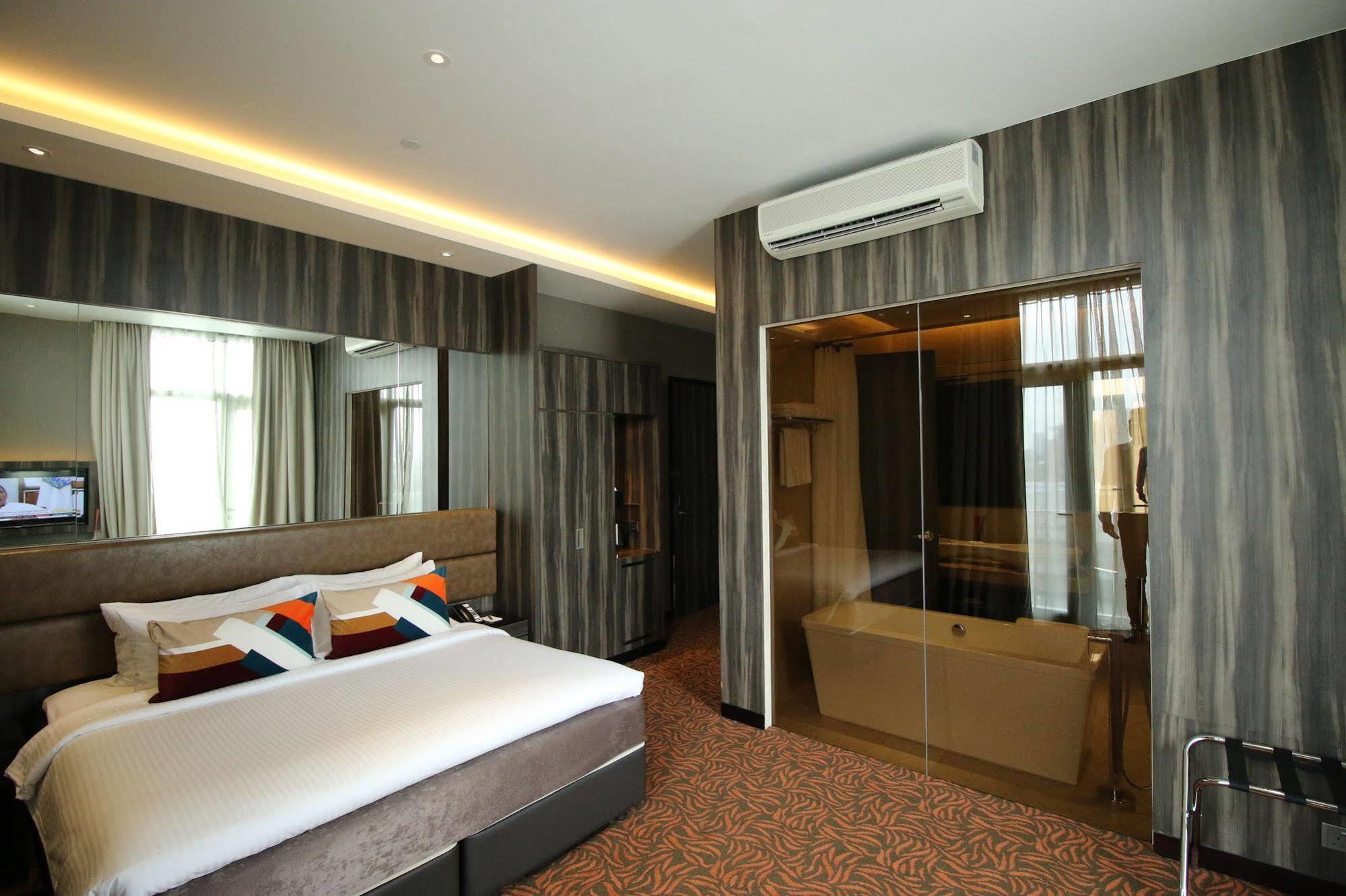 Aqueen Hotel Paya Lebar Singapur Dış mekan fotoğraf