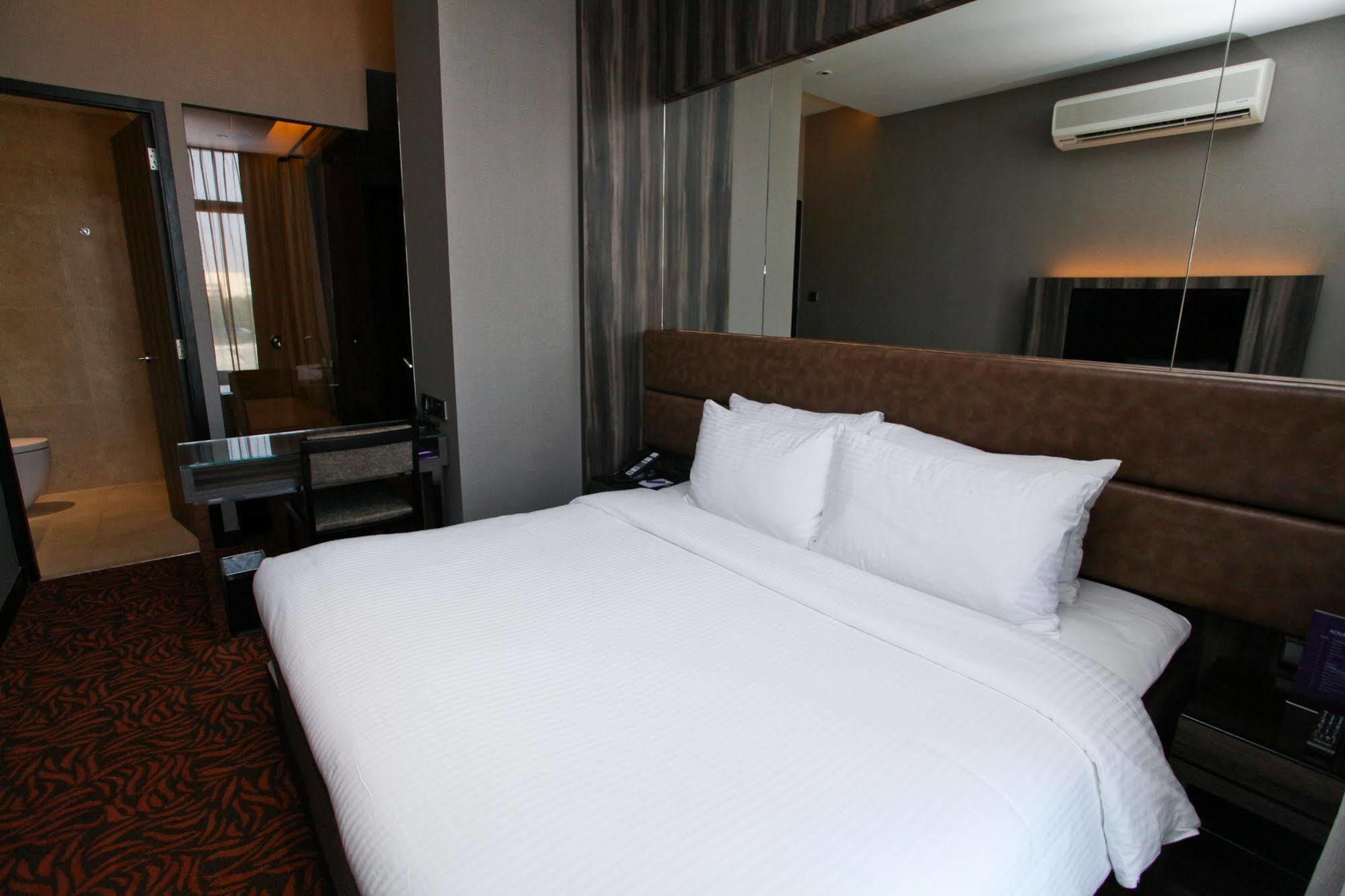 Aqueen Hotel Paya Lebar Singapur Dış mekan fotoğraf