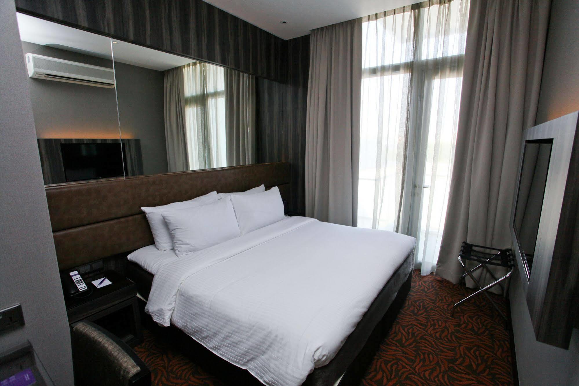Aqueen Hotel Paya Lebar Singapur Dış mekan fotoğraf